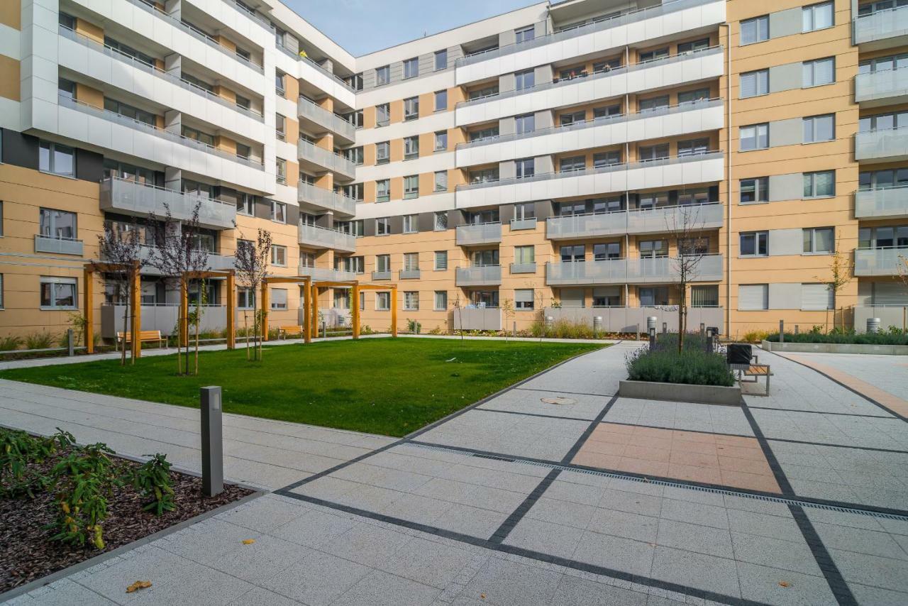 Exclusive Apartments Teczowa With Underground Parking By Noclegi Renters Wroclaw Exterior photo